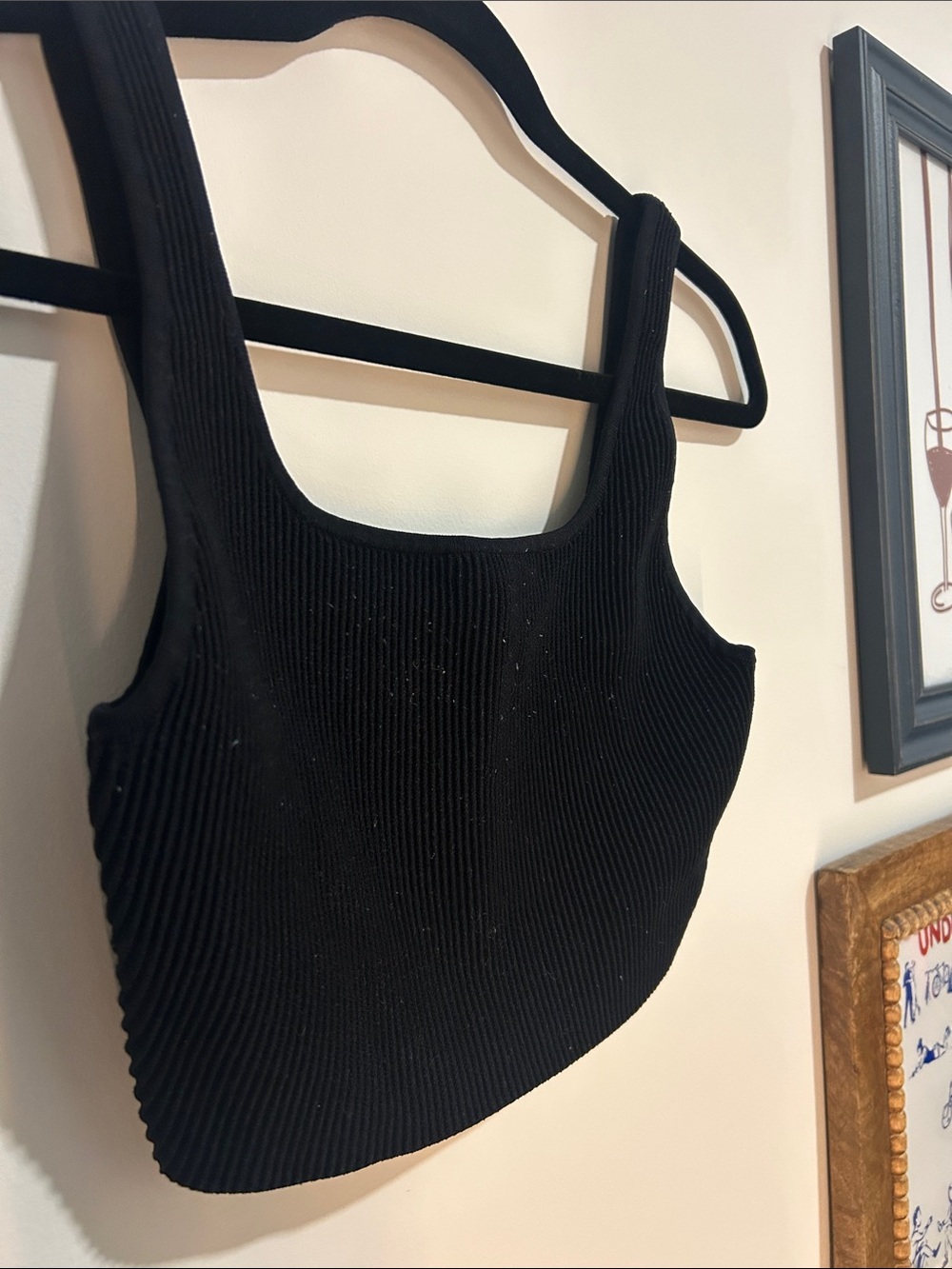 Aritzia Babaton Black Ribbed Crop Top Size M - Picture 3 of 3